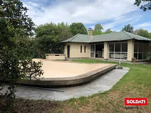 Casa 5 ambientes con 3 baños