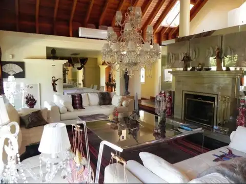 VENTA Quinta |Chalet 6 ambientes | Residencia de categoría |