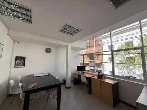 Oficina en Alquiler al Este