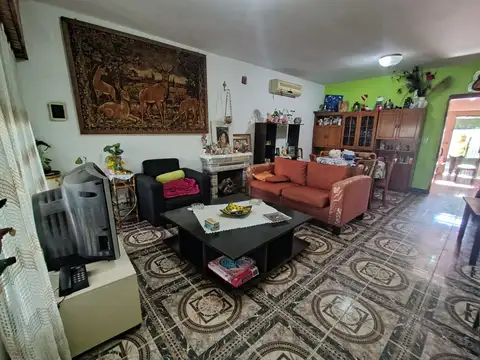 Casa 4 ambientes con 3 baños