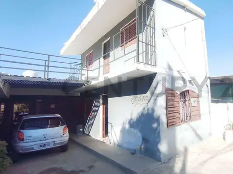 VENTA CASA 3 DORMITORIOS + 2 DEPARTAMENTOS