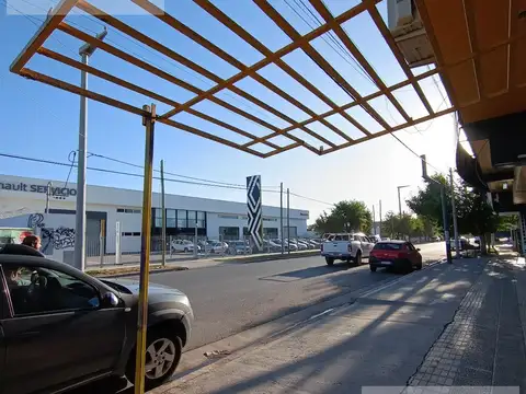 Local en Alquiler en Neuquen, $ 950.000