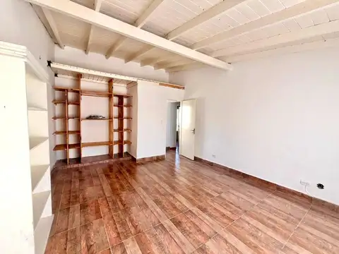 Casa 4 ambientes con 1 baño