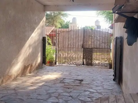 Casa 6 ambientes con 3 baños