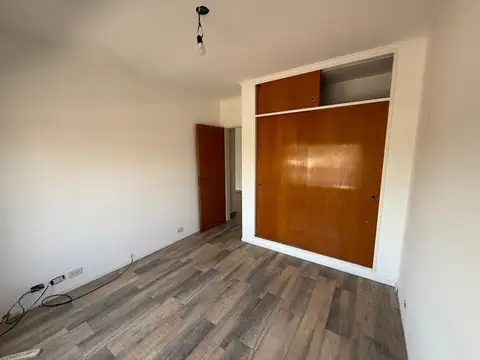 Casa en Alquiler con 1 cochera