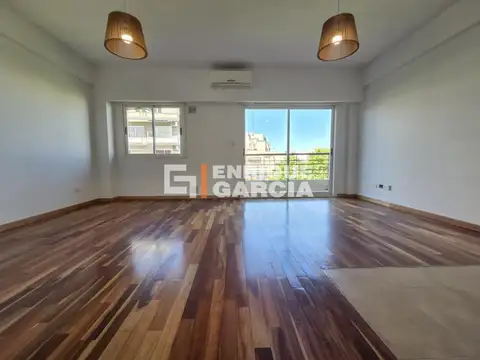 ALQUILER AMPLIO MONOAMBIENTE APAISADO FRENTE BALCÓN