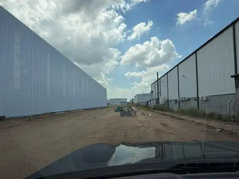 Galpon en Alquiler 100  mts Frente