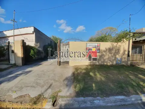 Casa 5 amb. - Lote Propio de 10 x 40 - Todos los servicios Conectados!!