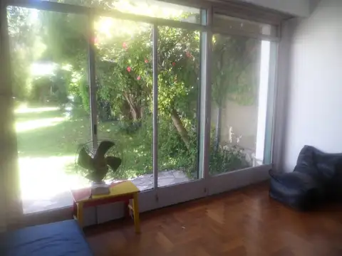 Casa 5 ambientes con 4 baños