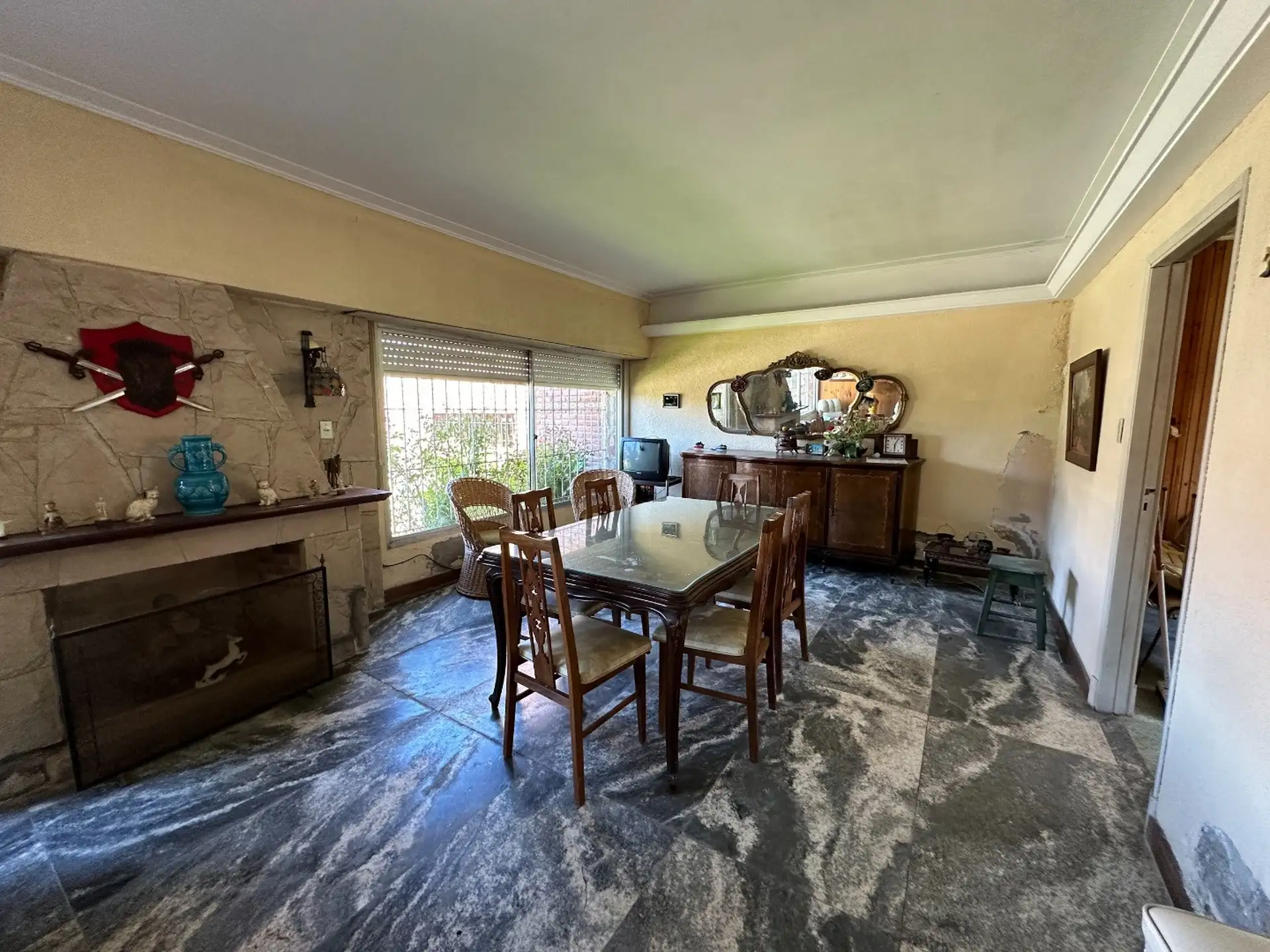 Importante chalet de 5 ambientes a 1 cuadra del mar en Punta Mogotes con vista