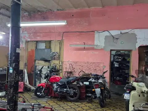 Local Comercial - Con vidriera a la calle - bajas expensas