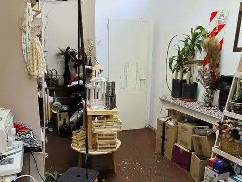 Venta de LOCAL s/Av. Juan Domingo Perón, Valentina Alsina. USD90.000.-