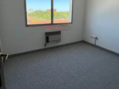VENTA - Impecable Oficina en Centro de San Isidro