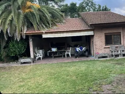 Casa Quinta con Patio Grande, Parque y Pileta