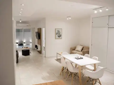VENTA 2 AMBIENTES PB CON PATIO, REFACCIONADO CON RENTA, MICROCENTRO