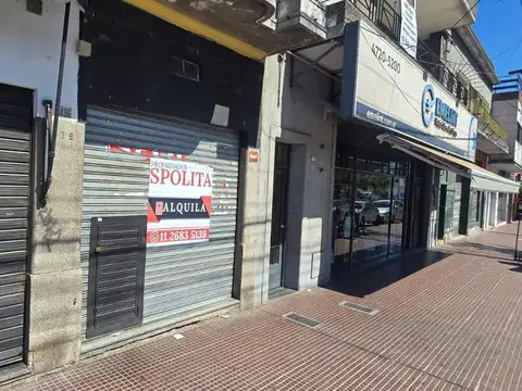 Local sobre Avenida Marquez a mts banco provincia