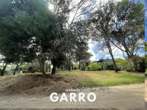 HERMOSO LOTE ARBOLADO EN ESQUINA EN VALERIA DEL MAR.