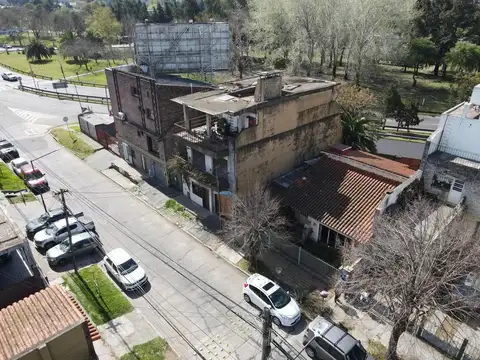 Excelente oportunidad - LOTE doble frente sobre Colectora Oeste.
