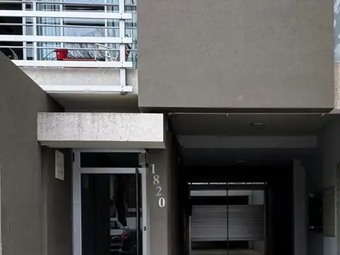 VENTA COCHERA - ZONA CENTRO.-