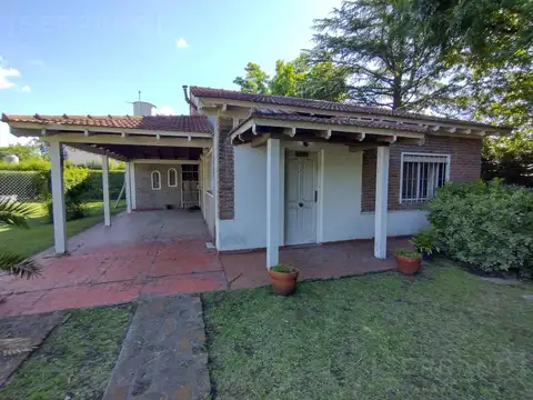 Venta Casa 3 amb Sobre lote de 1410 m2. APTA CREDITO. Parque Sakura. Exaltacion de la Cruz