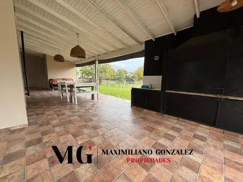 Casa 5 ambientes con 2 baños
