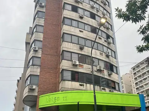 Delia  al 900 Piso 12