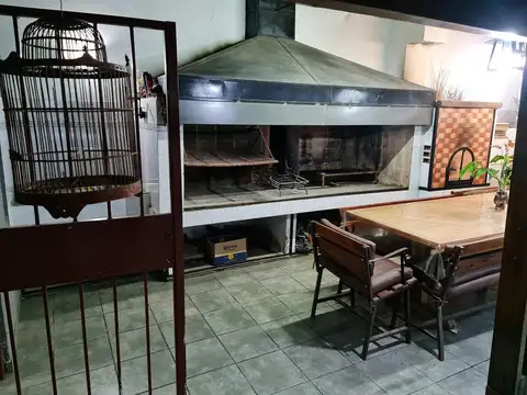 Quinta en Venta con 2 cocheras