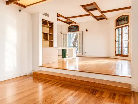 Casa en Alquiler con 1 cochera
