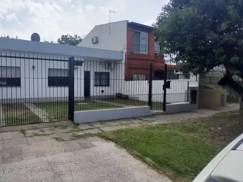 Gabriela Mistral 4400