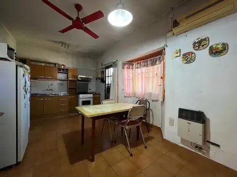 Casa 7 ambientes con 3 baños