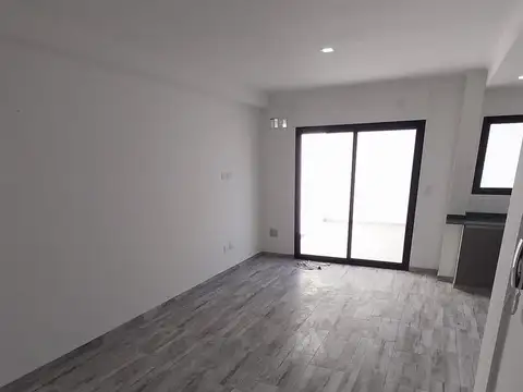 Departamento en Alquiler en Villa Luzuriaga, $ 590.000