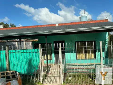 Casa en venta - 1dormitorio 1 baño - 250mts2 - Manuel B. Gonnet, La Plata