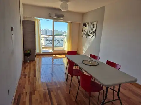 Alquiler monoambiente en Flores C/balcon al frente