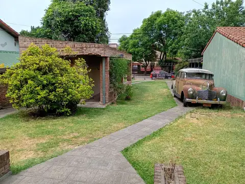 Casa 5 ambientes con 2 baños