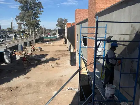 Local en Venta en Claros del Bosque, USD 132.300