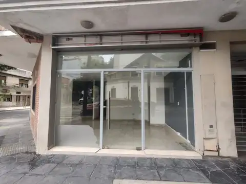 LOCAL - Urquiza R, zona comercial