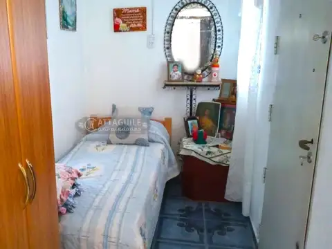 Casa 6 ambientes con 2 baños