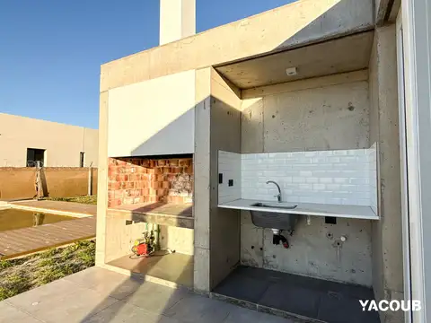 Casa en venta - 2 Dormitorios 1 Baño  - Manuel B. Gonnet- La Plata