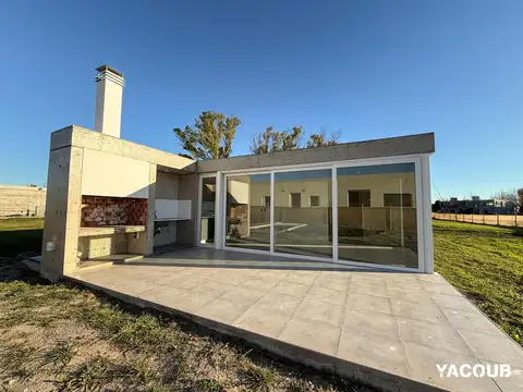 Casa en venta - 2 Dormitorios 1 Baño  - Manuel B. Gonnet- La Plata