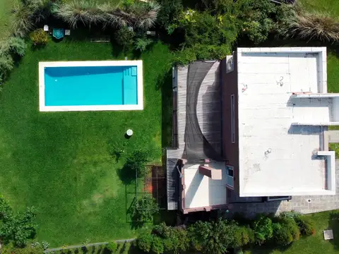 Casa en Venta con 4 cocheras