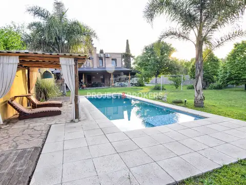 Casa 5 ambientes con 3 baños