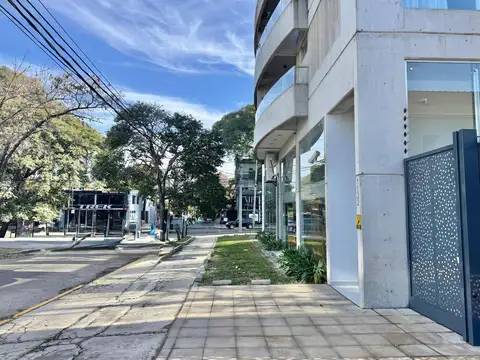 Local en Alquiler en Martínez, USD 6.000