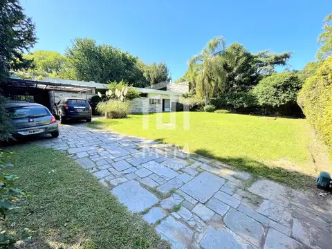 Casa 6 ambientes con 2 baños