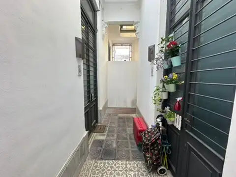 VENTA APARTAMENTOS Y LOCAL CON RENTA CORDON SUR