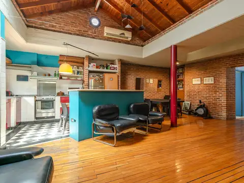Excelente Casa c/Parrilla  y Deposito ,Taller en Planta baja Lanús Este!