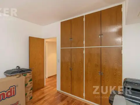 Piso reciclado de 4 ambientes con dependencia y COCHERA, en ubicación premium – Las Cañitas
