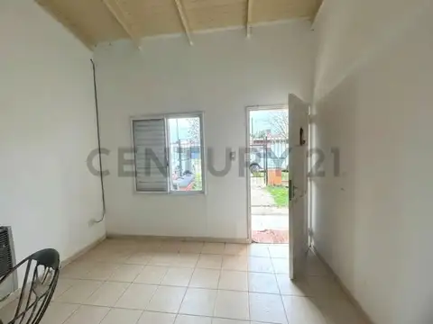 Casa 3 ambientes con 1 baño