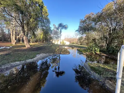 VENTA IMPORTANTE CHACRA EXALTACIÓN DE LA CRUZ DE 21.000 m² CON PISCINA, LAGUNA Y VIVIENDAS