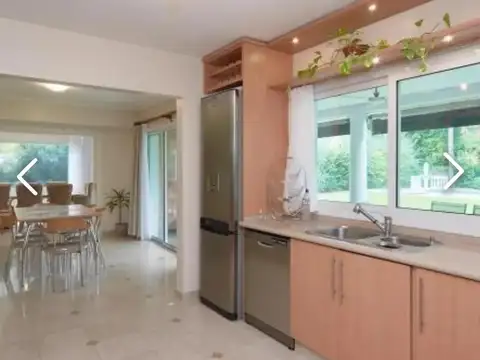 Casa de 6 ambientes con pileta/Jacuzzi.