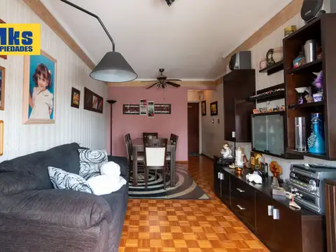 Av. Montes de Oca 300, Piso 4